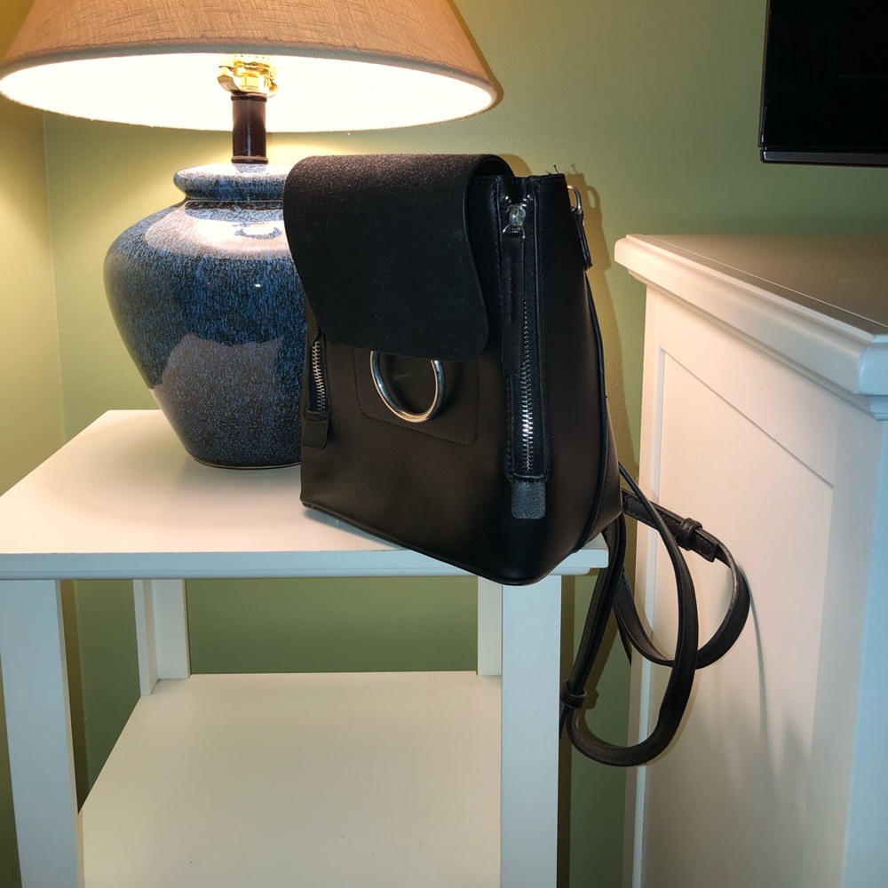 Super cute black backpack 🖤